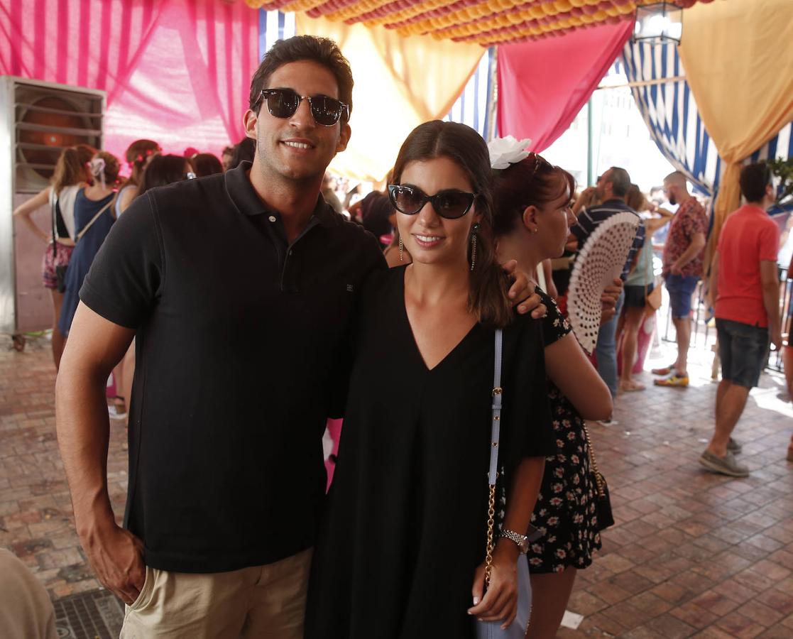 Miles de malagueños visitan el Real y el Centro en la recta final de la fiesta. 