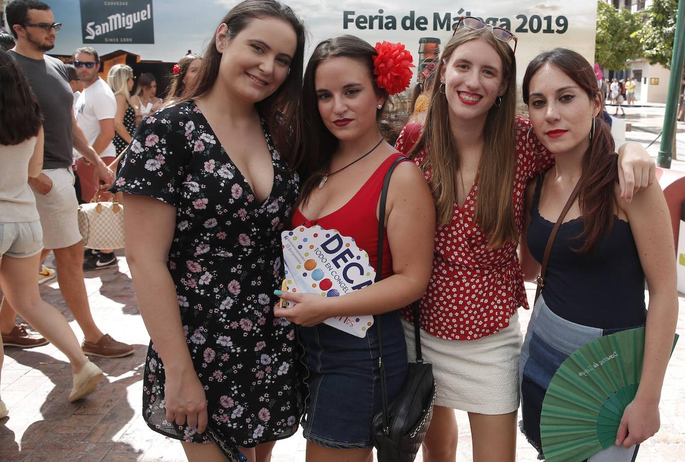 Miles de malagueños visitan el Real y el Centro en la recta final de la fiesta. 