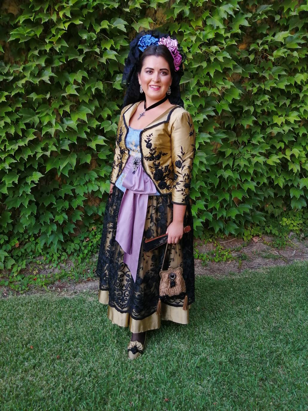 Cristina Galindo, de dorado 