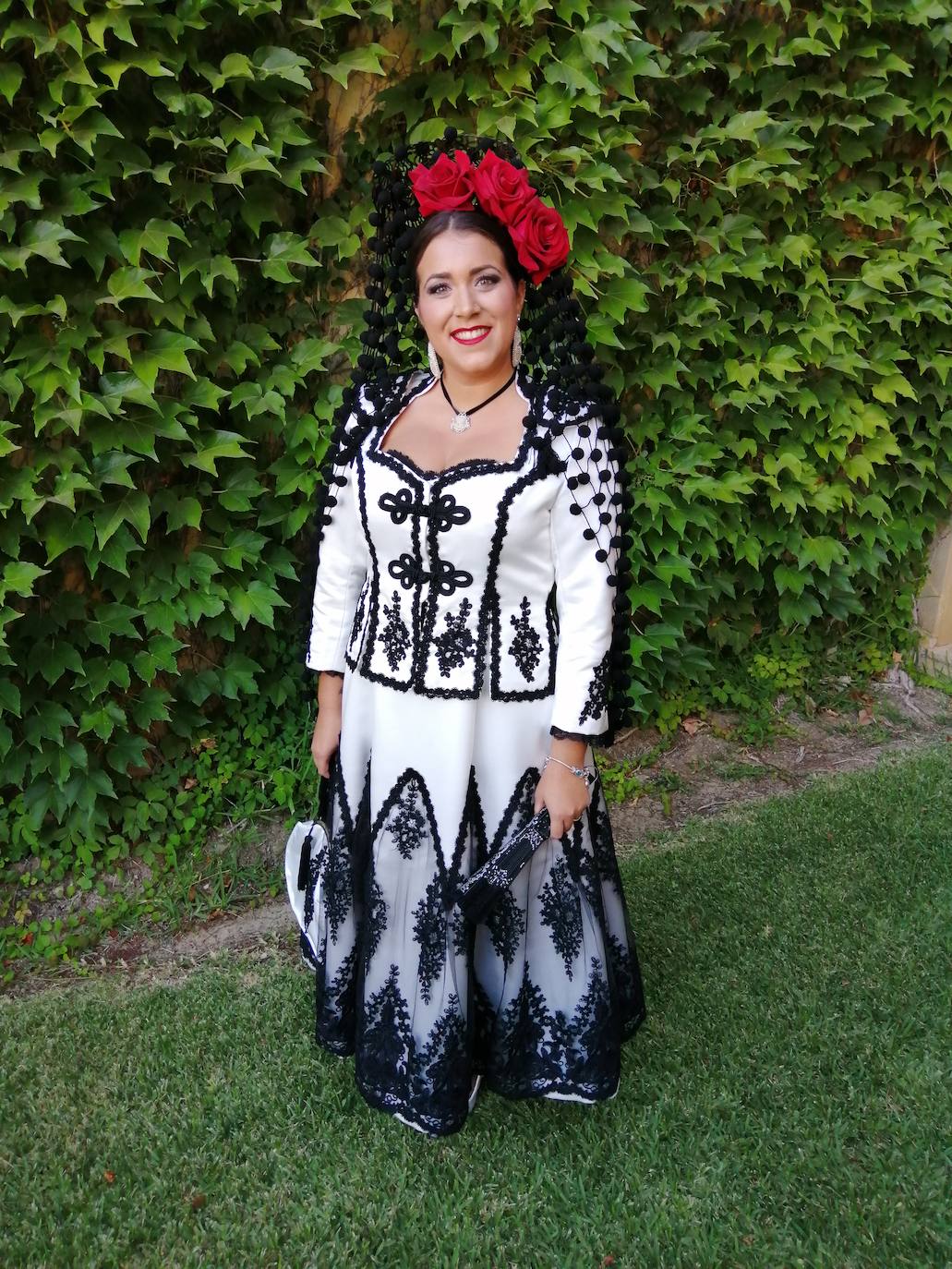 María Gómez, de blanco y negro