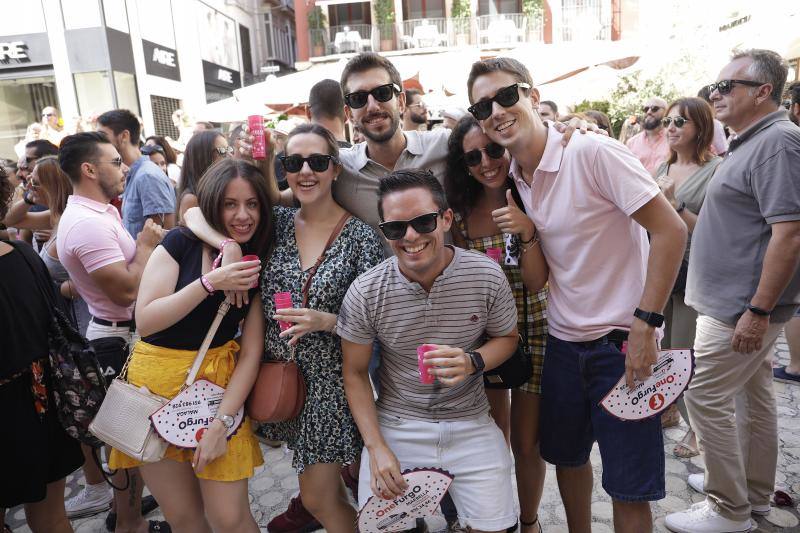 Miles de personas apuran las últimas horas de fiesta tanto en el Centro como en el Real. 