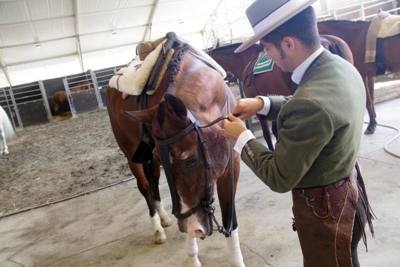 Miles de personas apuran las últimas horas de fiesta tanto en el Centro como en el Real. 