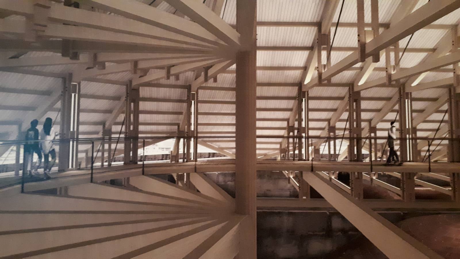 El Obispado ha dado a conocer este viernes el proyecto de cubierta a dos aguas elaborado para la Catedral por el arquitecto Juan Manuel Sánchez La Chica y su socio Adolfo de la Torre Prieto. La actuación sigue el esquema del tejado a dos aguas que dejó dibujado Ventura Rodríguez en el siglo XVIII. Esta cubierta permite mantener la visita turística tanto por su interior como por su exterior y se ha analizado al detalle el sistema de evacuación de aguas