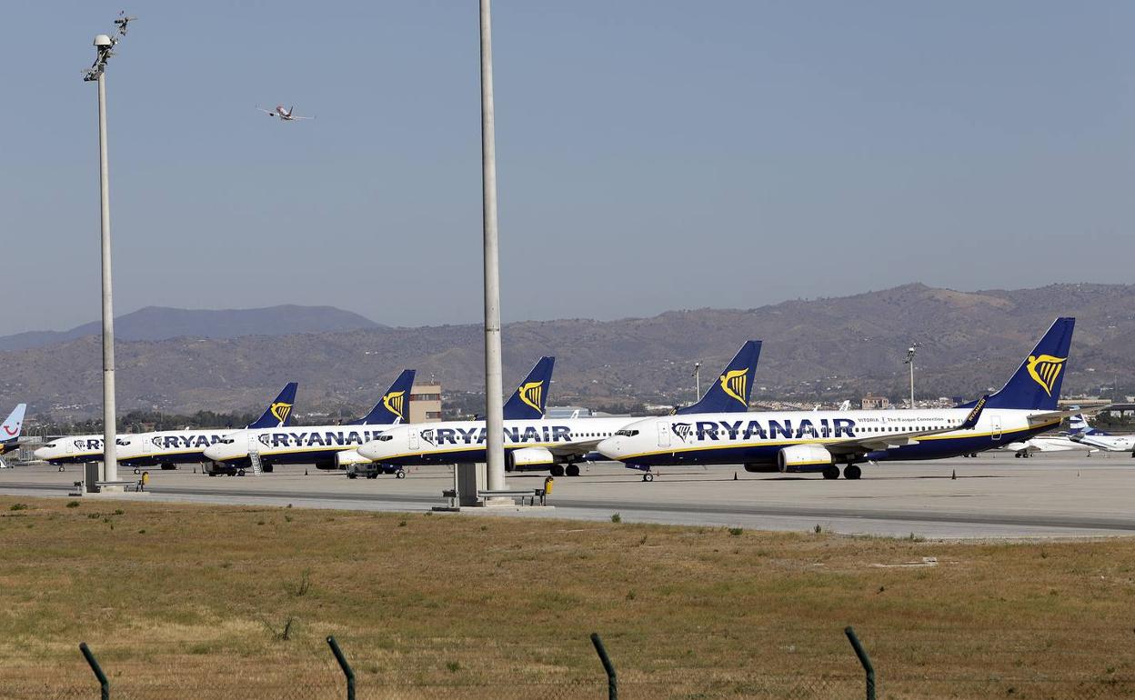 Aviones de Ryanair en una de sus bases en España. 