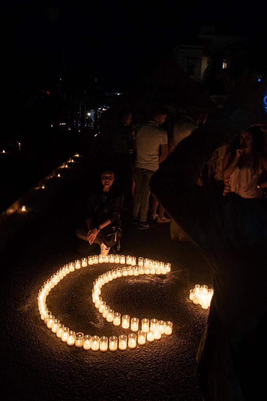 Unas 25.000 velas iluminan el municipio en la 23 edición de este certamen