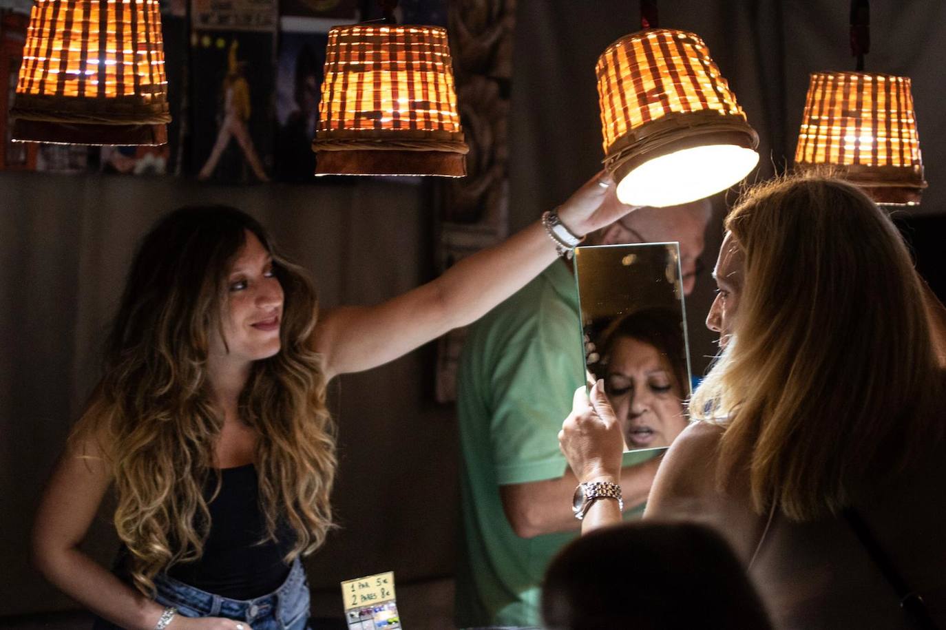 Unas 25.000 velas iluminan el municipio en la 23 edición de este certamen