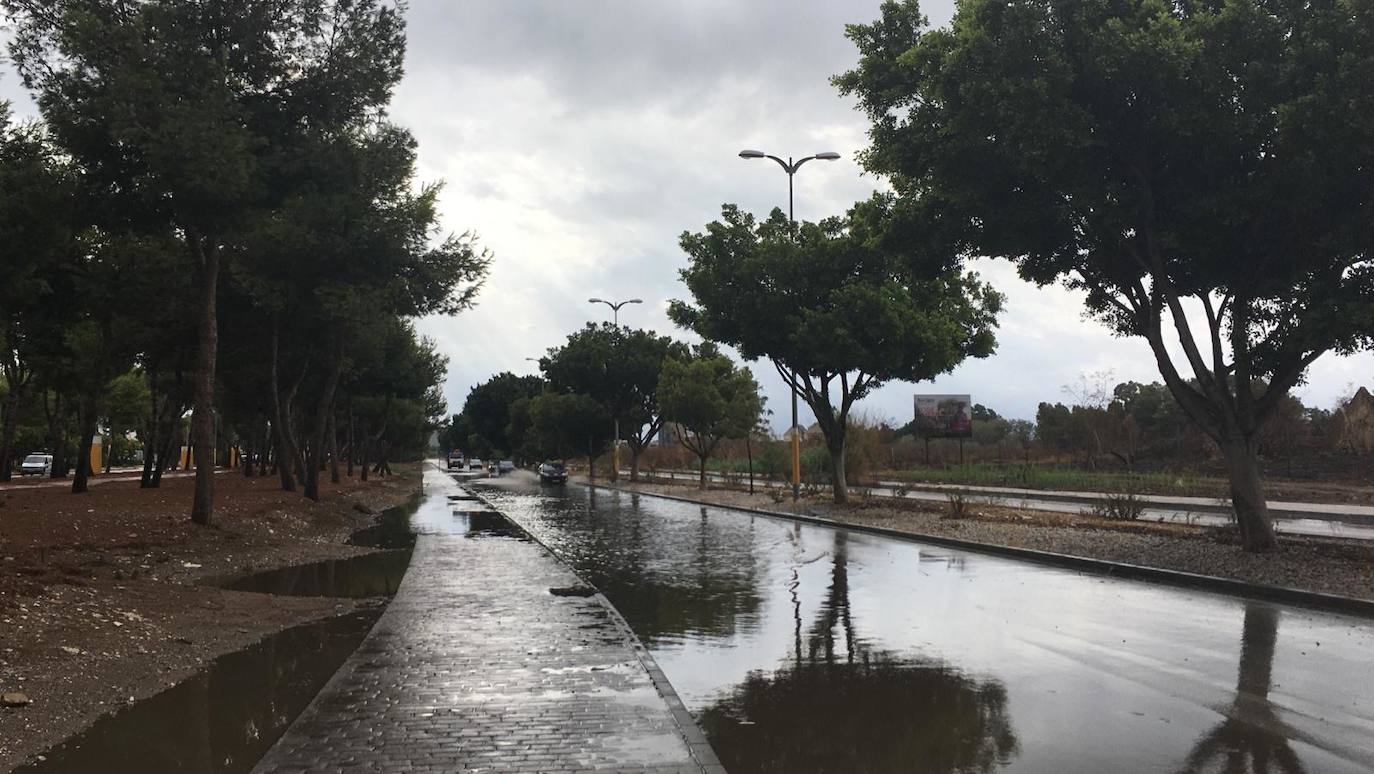 Balsas de agua en el Polígono Guadalhorce.