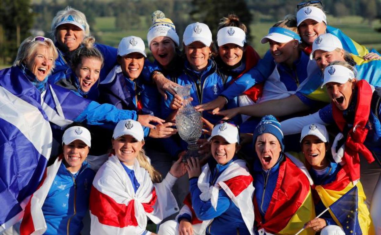 Azahara y sus compañeras celebran la victoria en Gleneagles