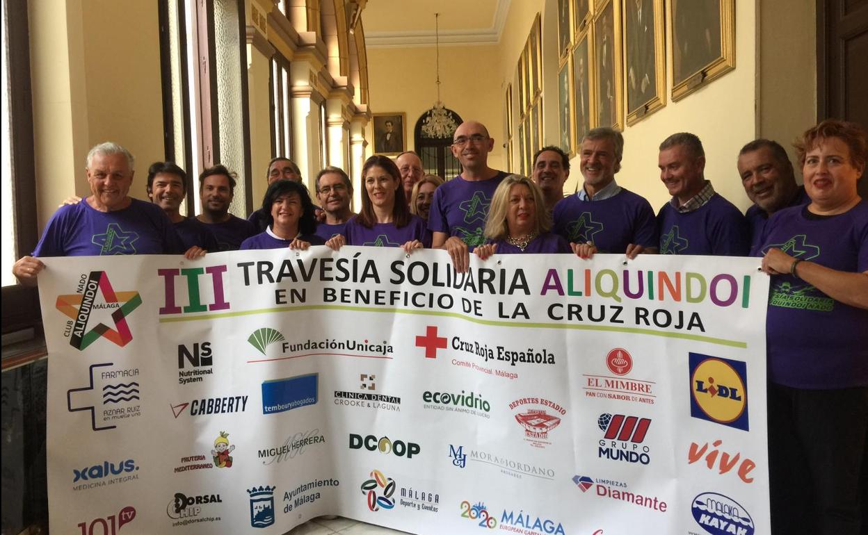 Losada y Zorrilla presentan juntos la III Travesía a nado Aliquindoi, que se celebra este domingo en la Misericordia