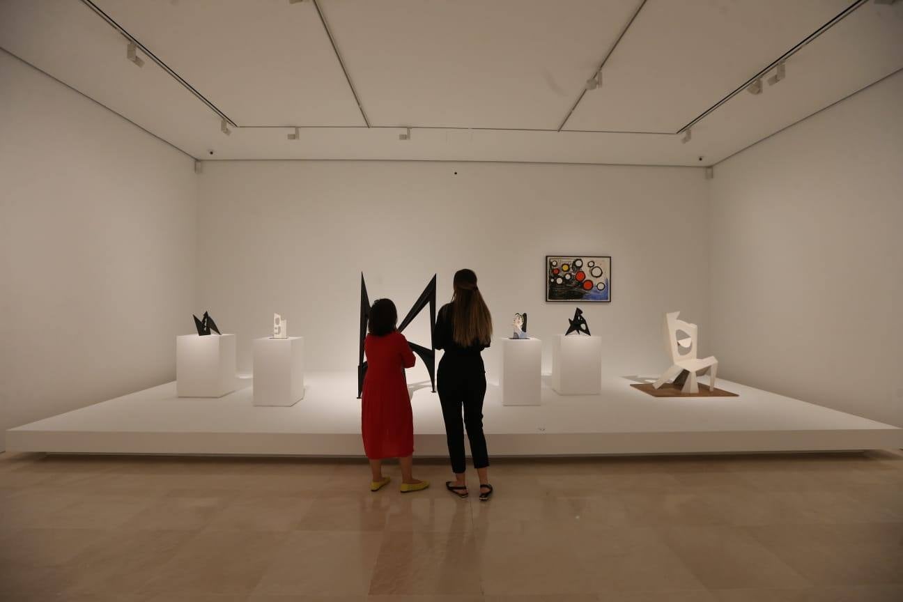 El Museo Picasso de Málaga explora en su nueva exposición temporal, 'Calder-Picasso', los vínculos creativos entre el norteamericano Alexander Calder y el malagueño Pablo Picasso, a través de más de un centenar de obras