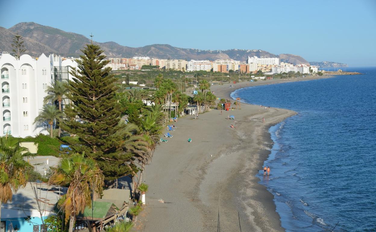 El paseo marítimo de El Playazo tendría unos 1.200 metros de longitud, entre las desembocaduras de los ríos Chíllar y Seco. 