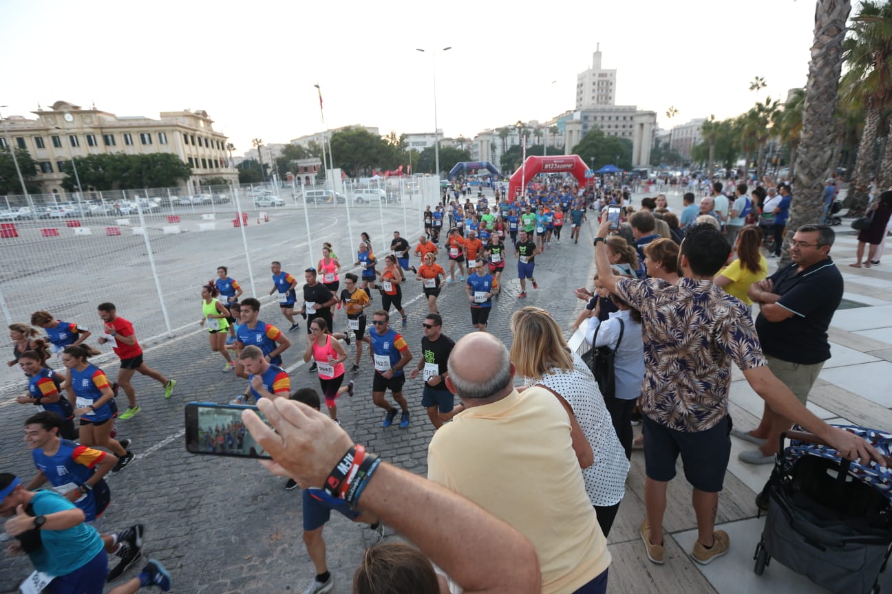 Las fotoas de la III edición de la Carrera Popular de la Policía Nacional en Málaga capital