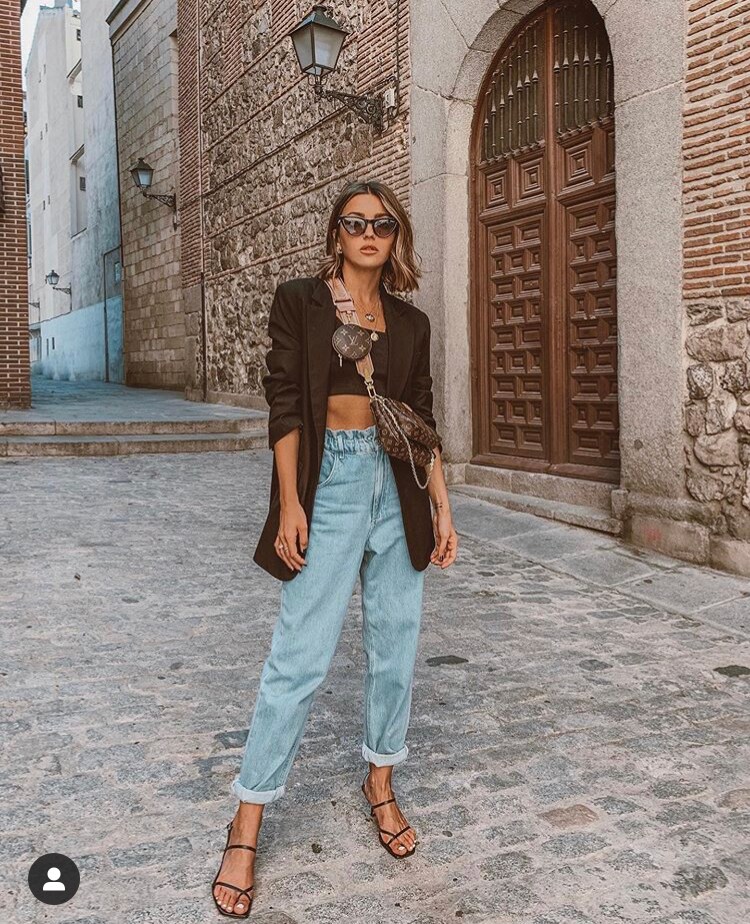 Copia a las 'influencers': con top y blazer abierta como @alexandrapereira 