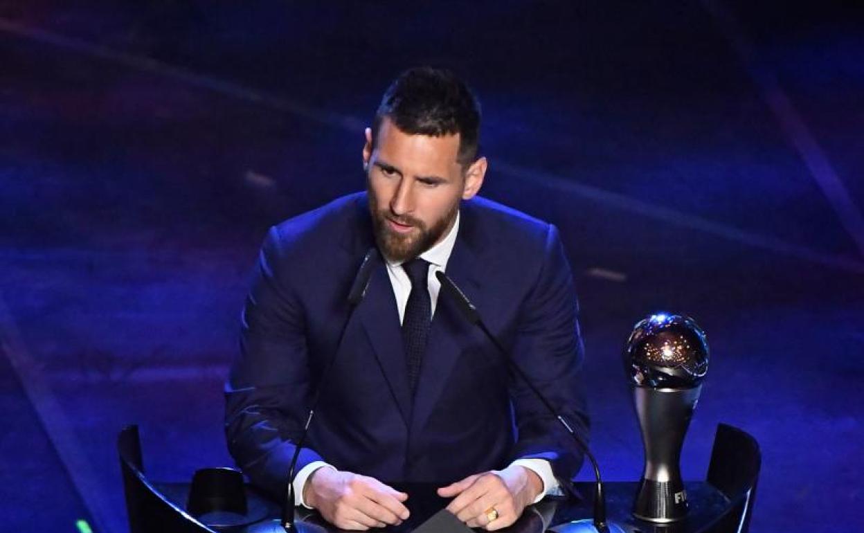 Leo Messi, con el premio The Best. 