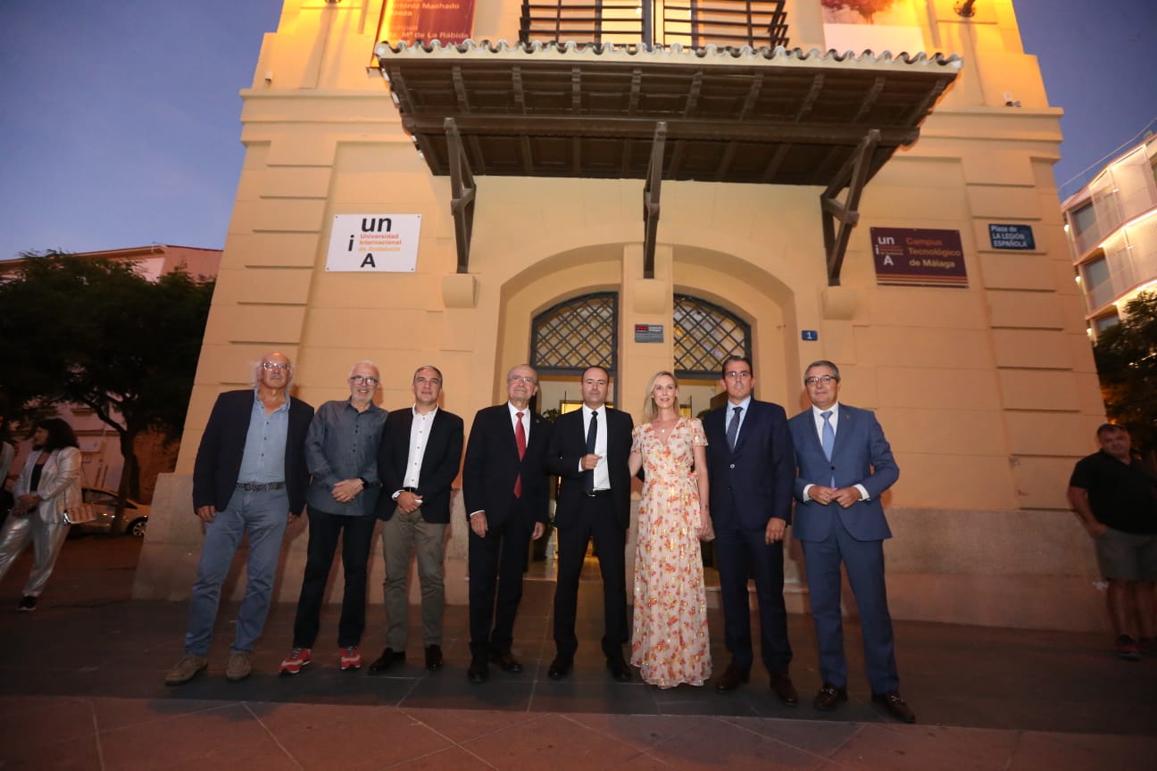 La Sala Italcable abrió sus puertas a esta su primera muestra pictórica