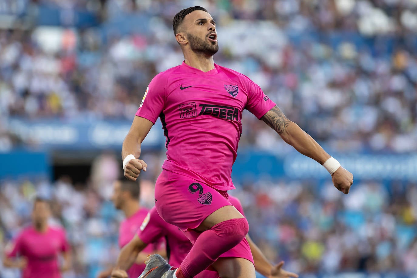 El Málaga acaricia el triunfo, pero al final empata y entra en el descenso