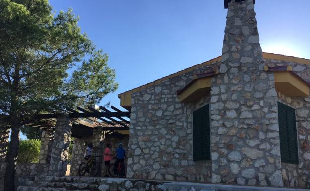 Torremolinos reabrirá el refugio de la Cañada del Lobo con un huerto solar