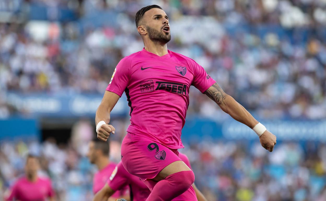 Sadiku celebra un gol ante el Zaragoza. 