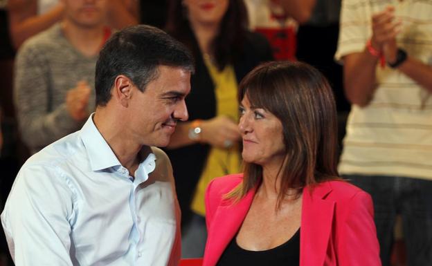 Pedro Sánchez e Idoia Mendia.