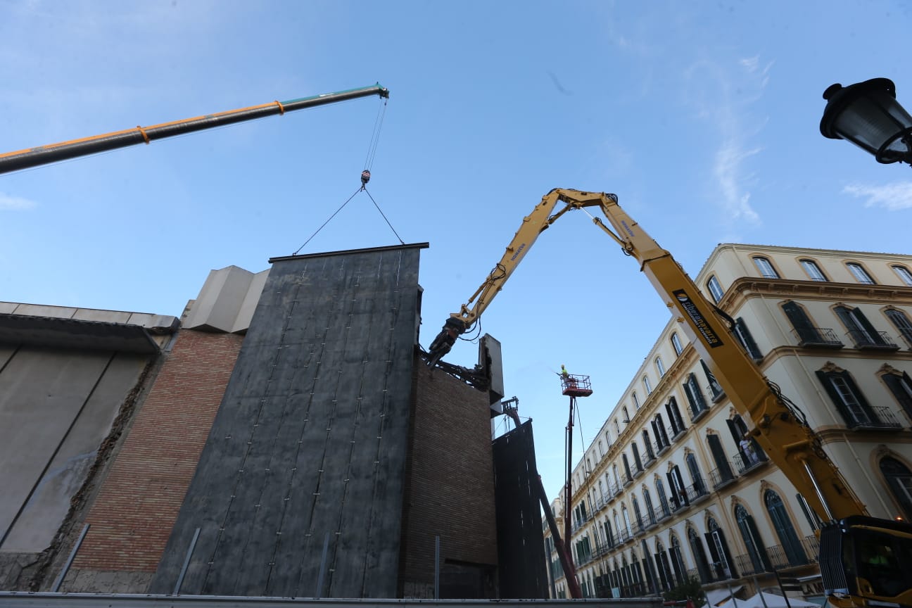 En su derribo se han afanado durante los últimos días los operarios de la empresa Construcciones y Desmontes Ribera Navarra