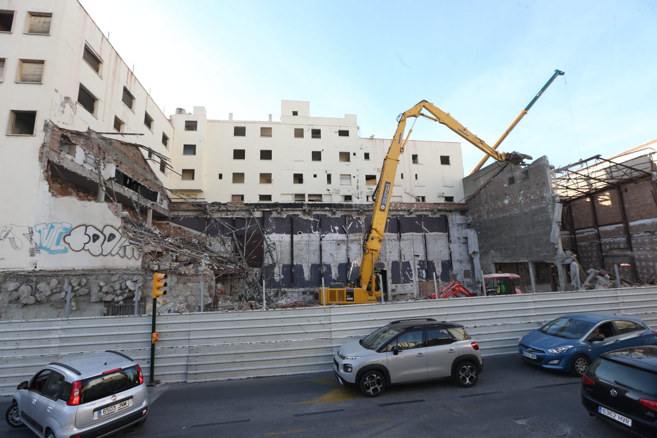 En su derribo se han afanado durante los últimos días los operarios de la empresa Construcciones y Desmontes Ribera Navarra