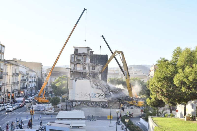 En su derribo se han afanado durante los últimos días los operarios de la empresa Construcciones y Desmontes Ribera Navarra