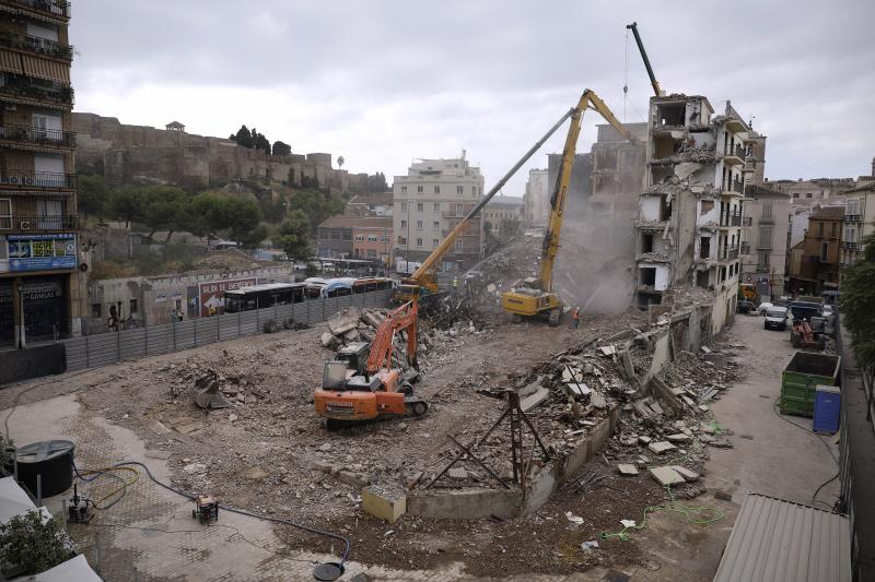 En su derribo se han afanado durante los últimos días los operarios de la empresa Construcciones y Desmontes Ribera Navarra