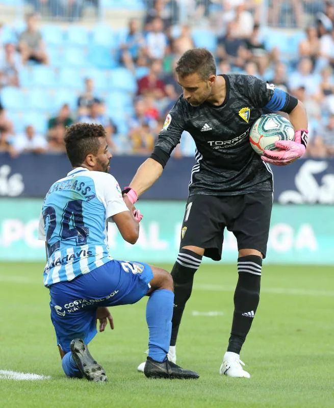 El Málaga volvió a encajar una derrota (1-2). 