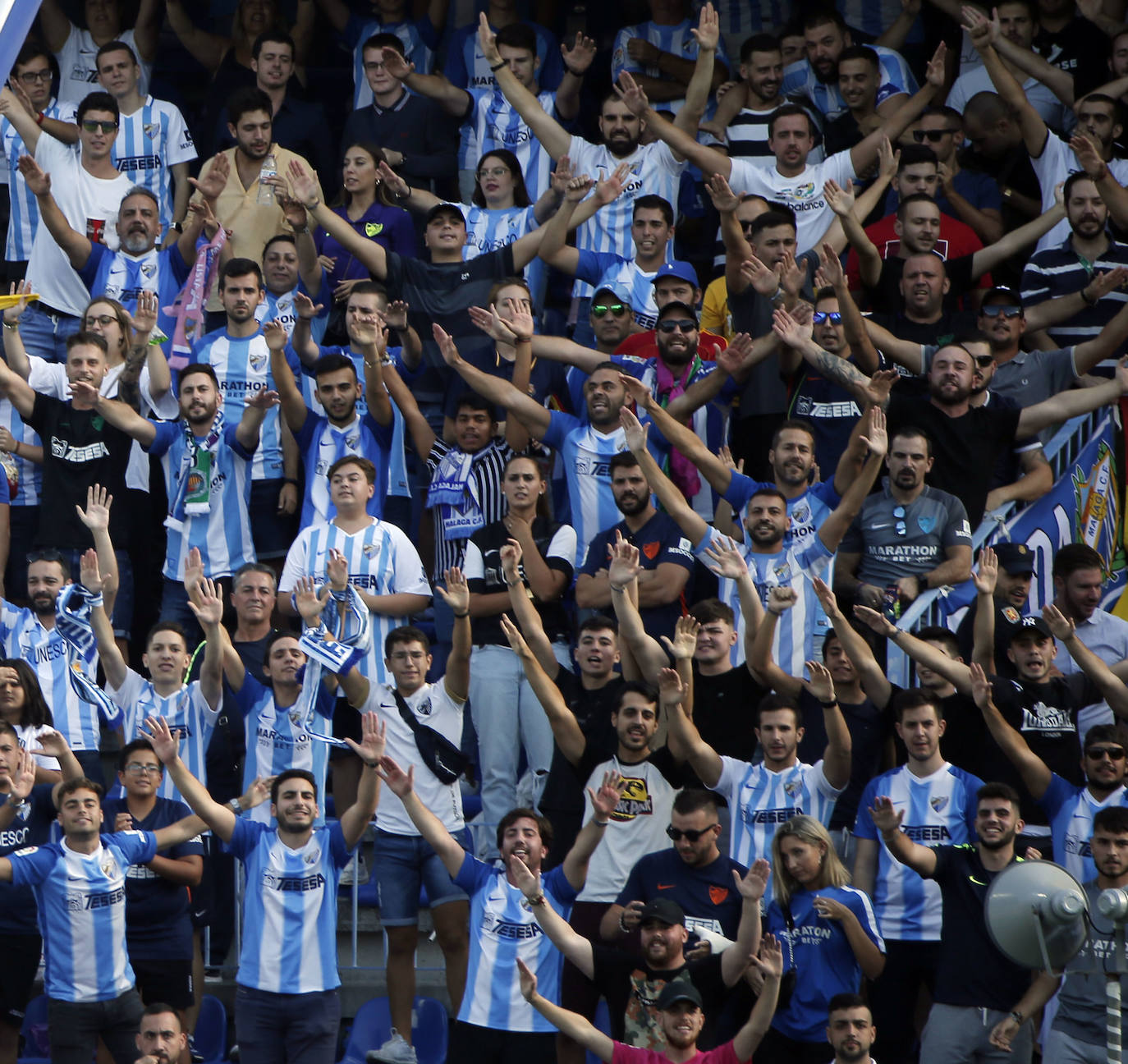 Los aficionados apoyan en La Rosaleda al equipo pese a que volvió a perder