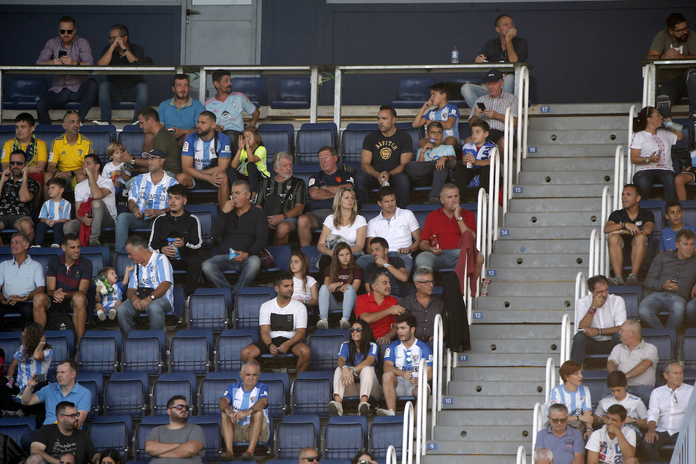 Los aficionados apoyan en La Rosaleda al equipo pese a que volvió a perder