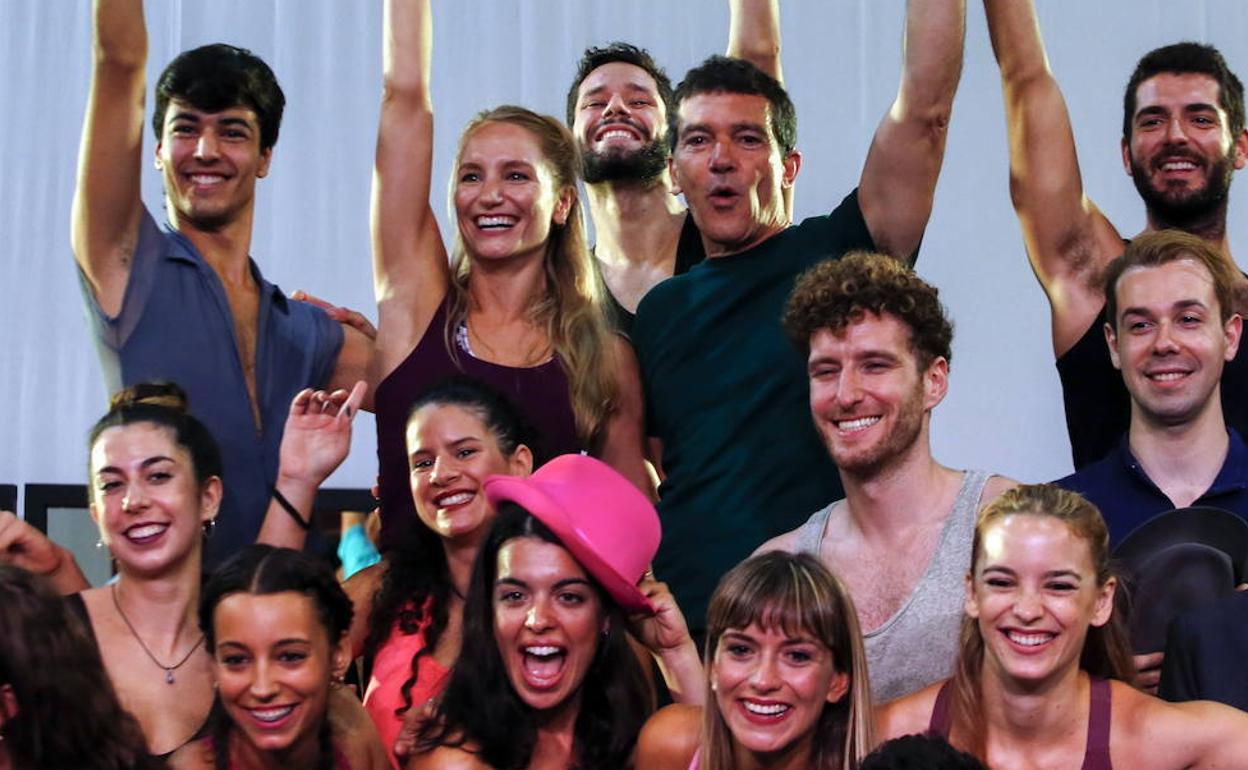 Antonio Banderas, en el ensayo de la obra 'A Chorus Line', en el teatro de Esaem de Málaga. 