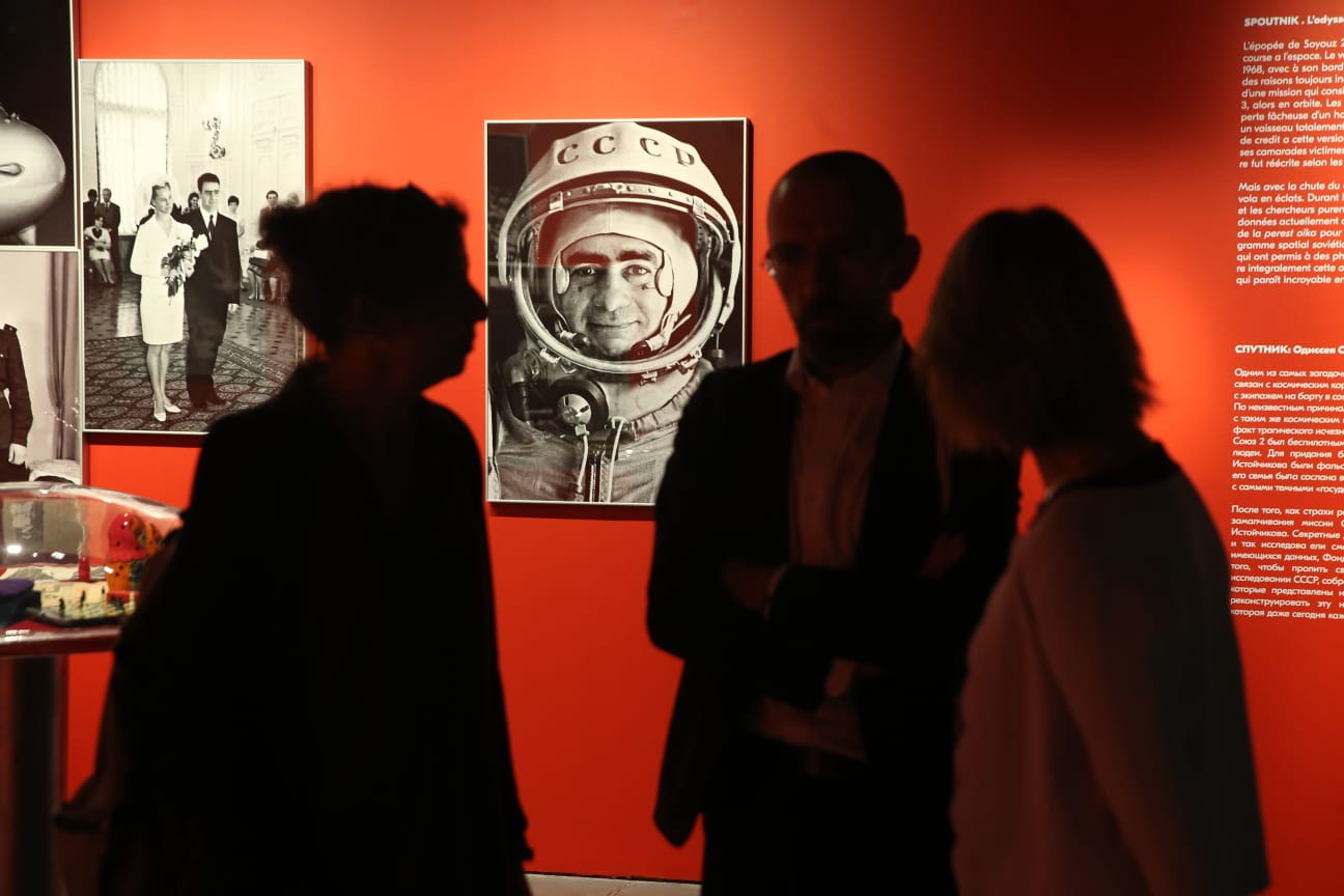 'La Luna, un espacio imaginario por descubrir', aluniza en el Mar de la Tranquilidad