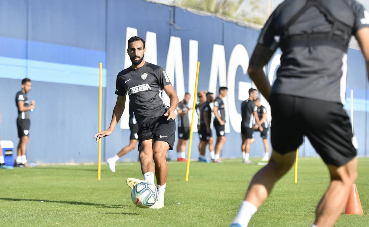 Luis, en el entrenamiento del viernes, no viajó a La Coruña, y es una de las bajas malaguistas. 