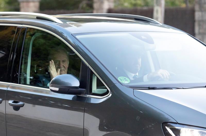 El Rey emérito Juan Carlos I se dirige a la boda de Nadal y Perelló.