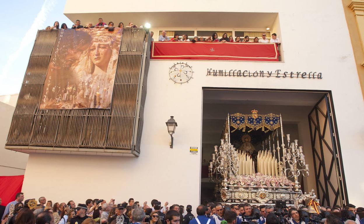 Salida de la Virgen de la Estrella. 