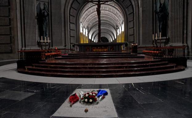 Imagen de la tumba en la que se encuentra Franco.