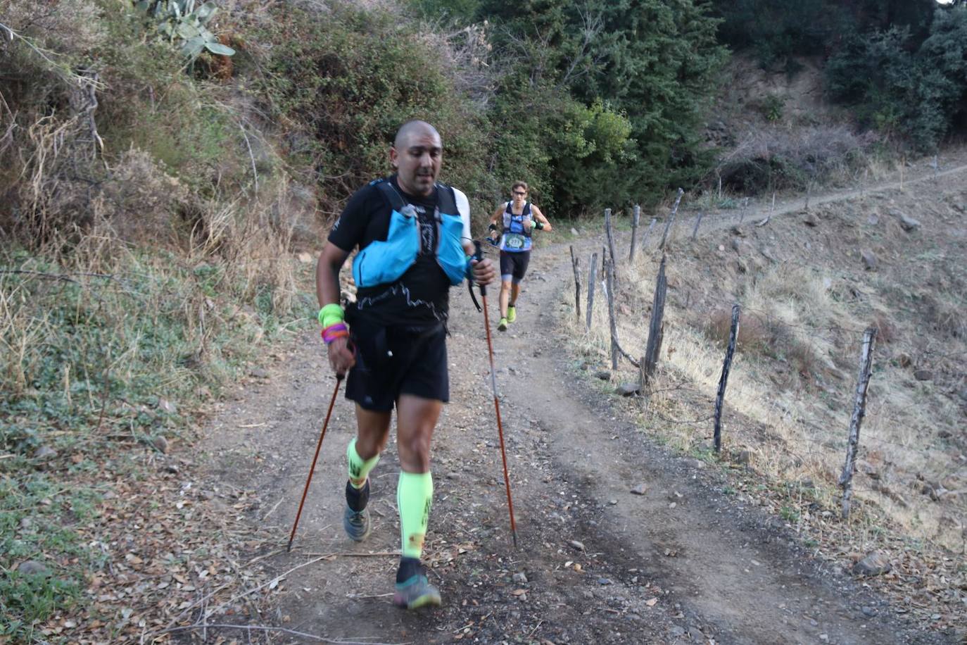 Las pruebas de las 100 millas y la categoría Ultra de la Gran Vuelta congregan a cientos de deportistas de pueblo en pueblo este sábado