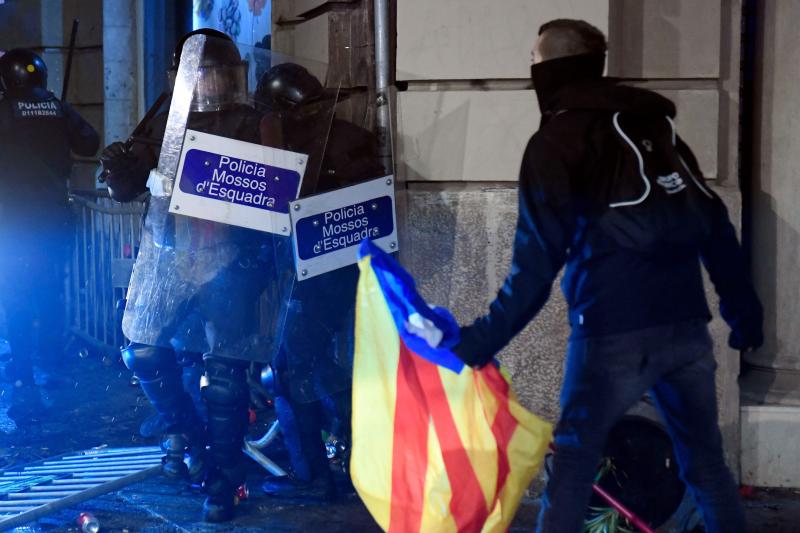 Fotos: La violencia vuelve a las calles de Barcelona