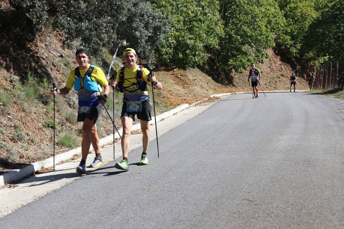 Las pruebas de las 100 millas y la categoría Ultra de la Gran Vuelta congregan a cientos de deportistas de pueblo en pueblo este sábado