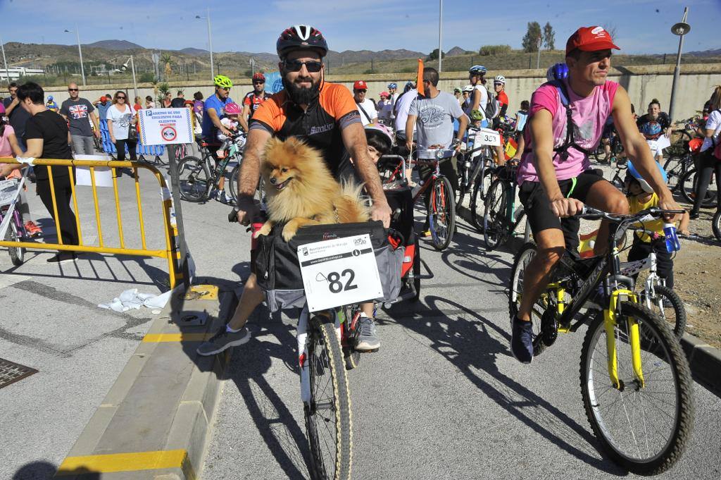 La XV edición de esta prueba se ha afianzado como una jornada lúdica y deportiva dirigida a la generar un clima de convivencia en el distrito 