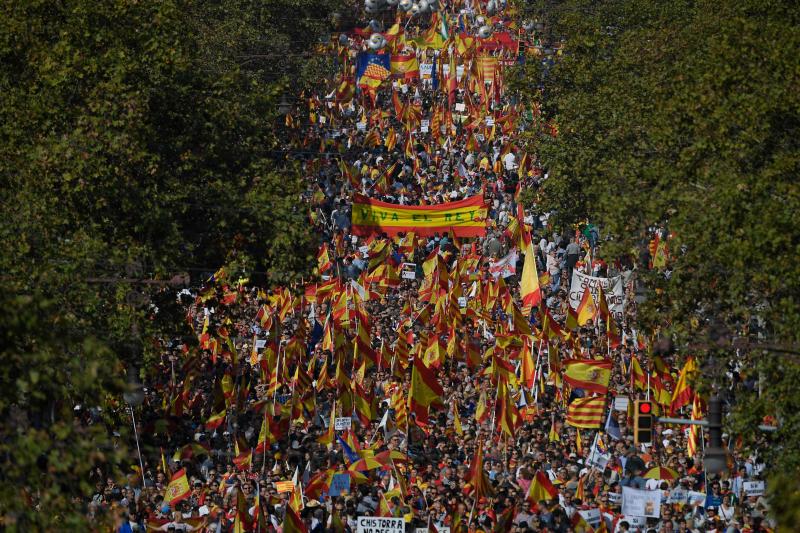 Fotos: Masiva marcha en Barcelona por la unidad de España