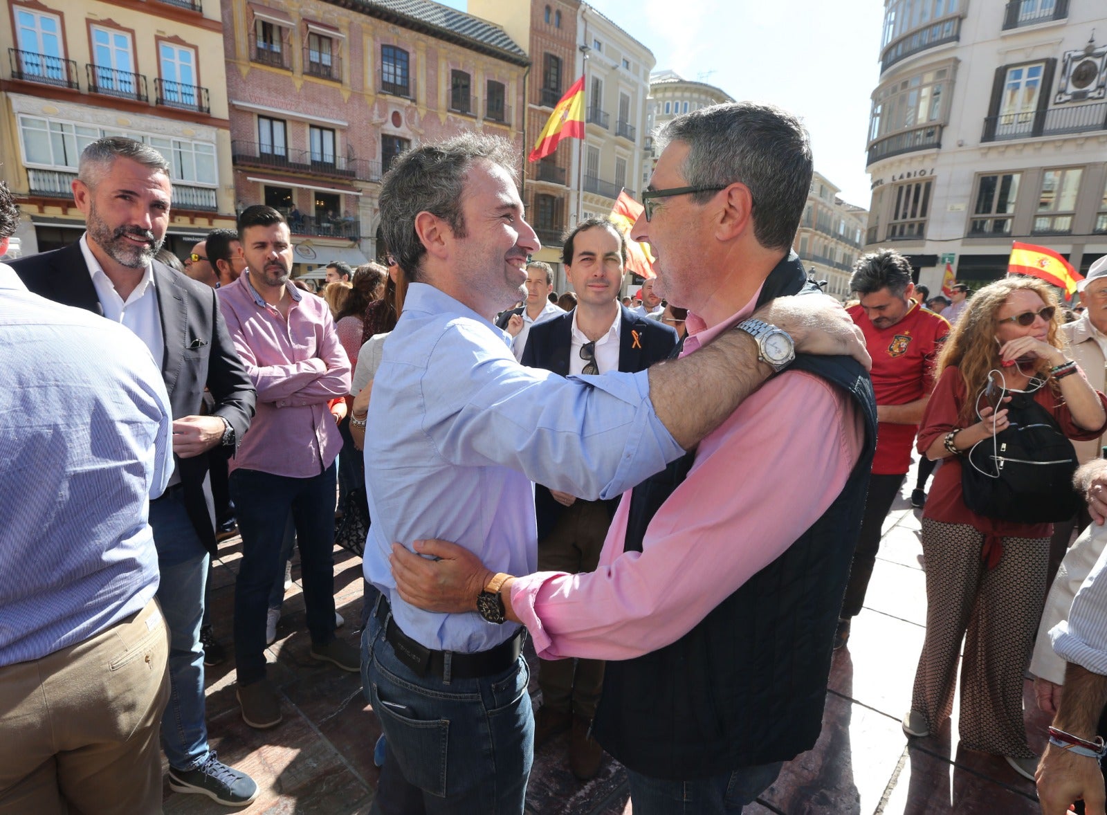 PP, Ciudadanos y Vox marchan juntos en la manifestación en solidaridad con Cataluña y con unos 2.200 asistentes según la Policía Nacional