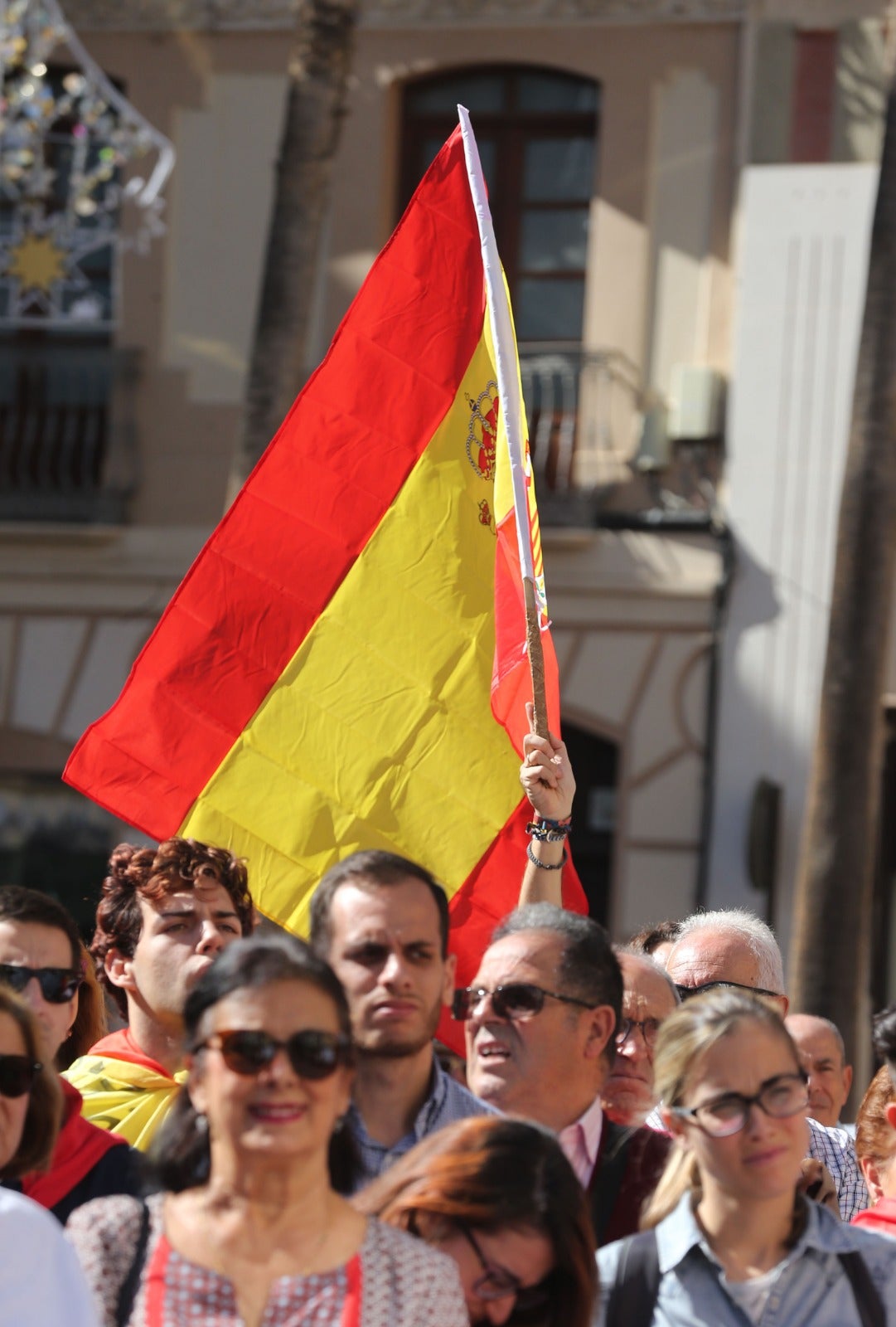 PP, Ciudadanos y Vox marchan juntos en la manifestación en solidaridad con Cataluña y con unos 2.200 asistentes según la Policía Nacional