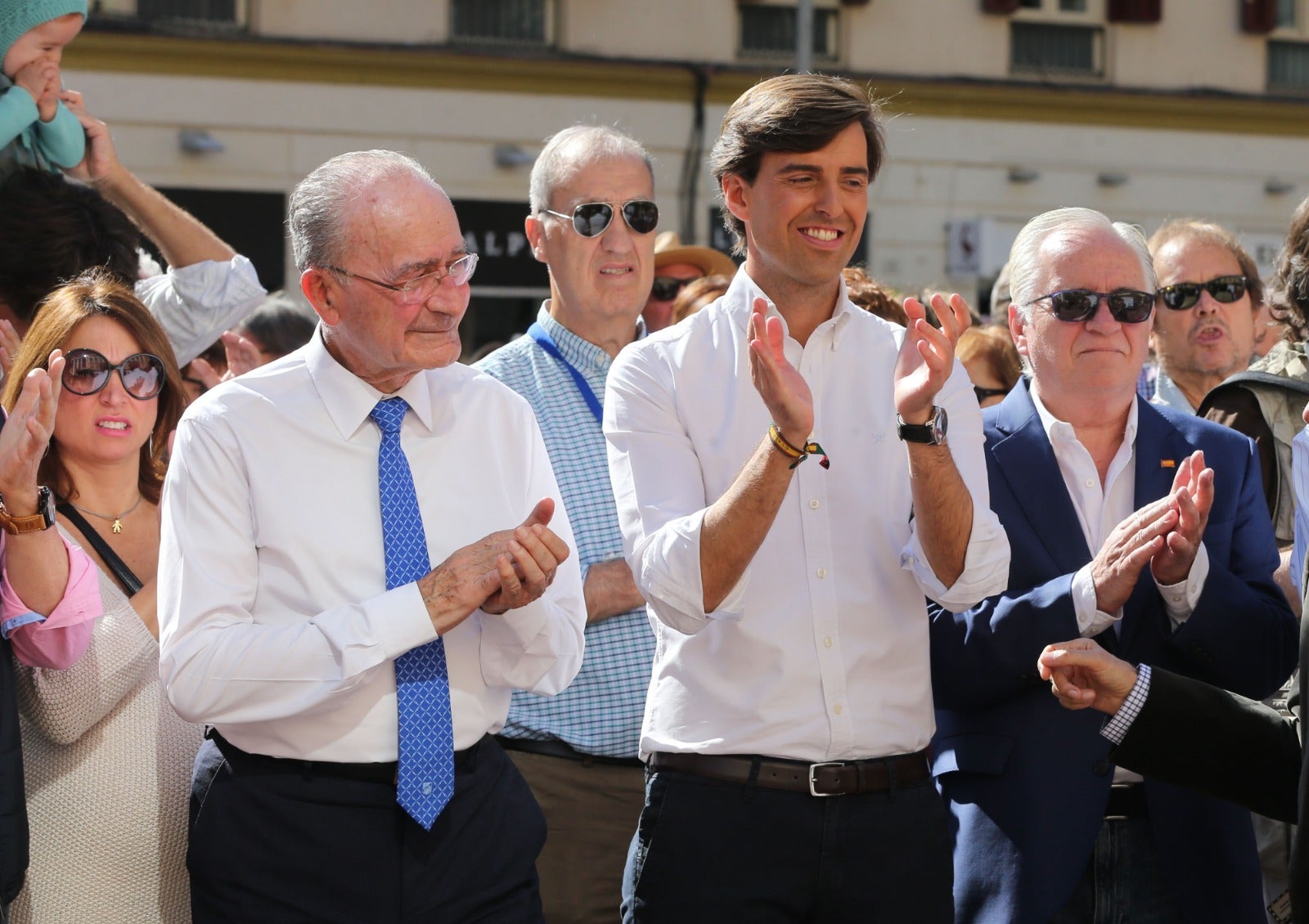 PP, Ciudadanos y Vox marchan juntos en la manifestación en solidaridad con Cataluña y con unos 2.200 asistentes según la Policía Nacional