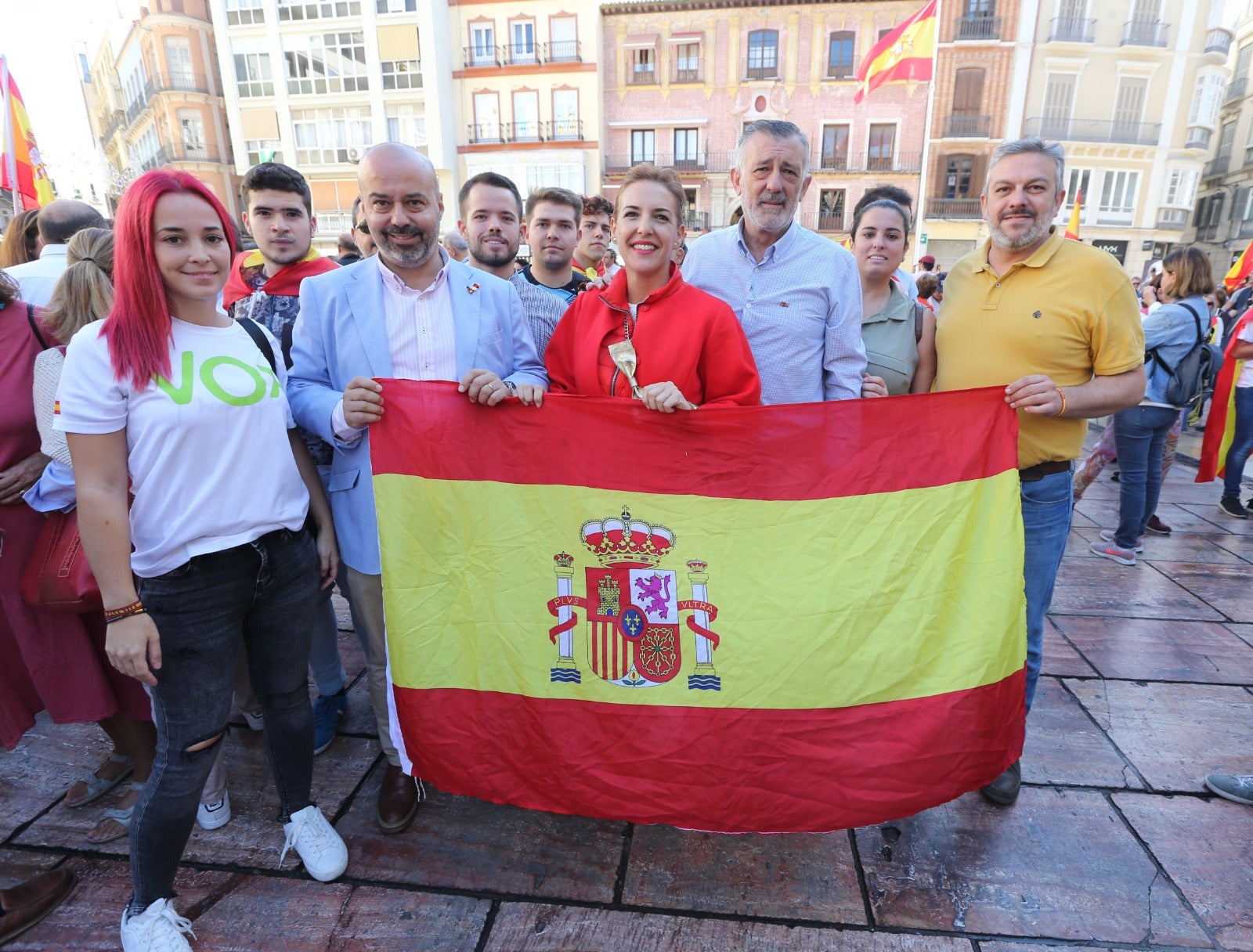 PP, Ciudadanos y Vox marchan juntos en la manifestación en solidaridad con Cataluña y con unos 2.200 asistentes según la Policía Nacional