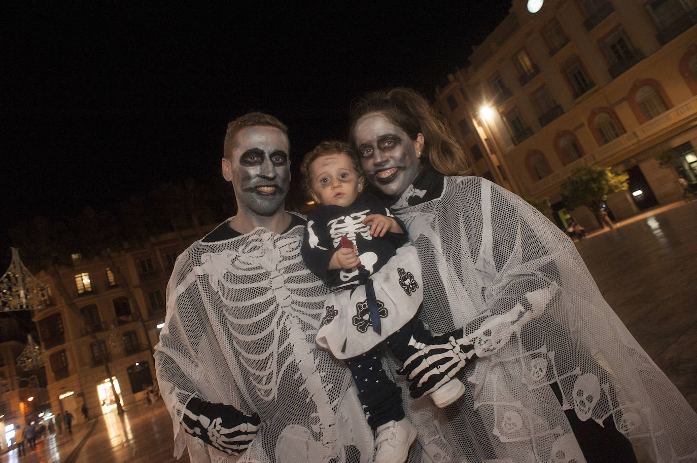 Disfraces para la Noche de Brujas en la calle Larios