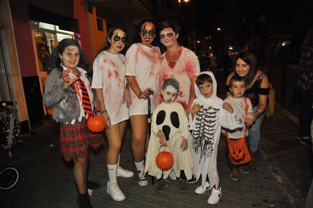 Niños de Cruz de Humilladero, en los actos de la noche de Halloween 