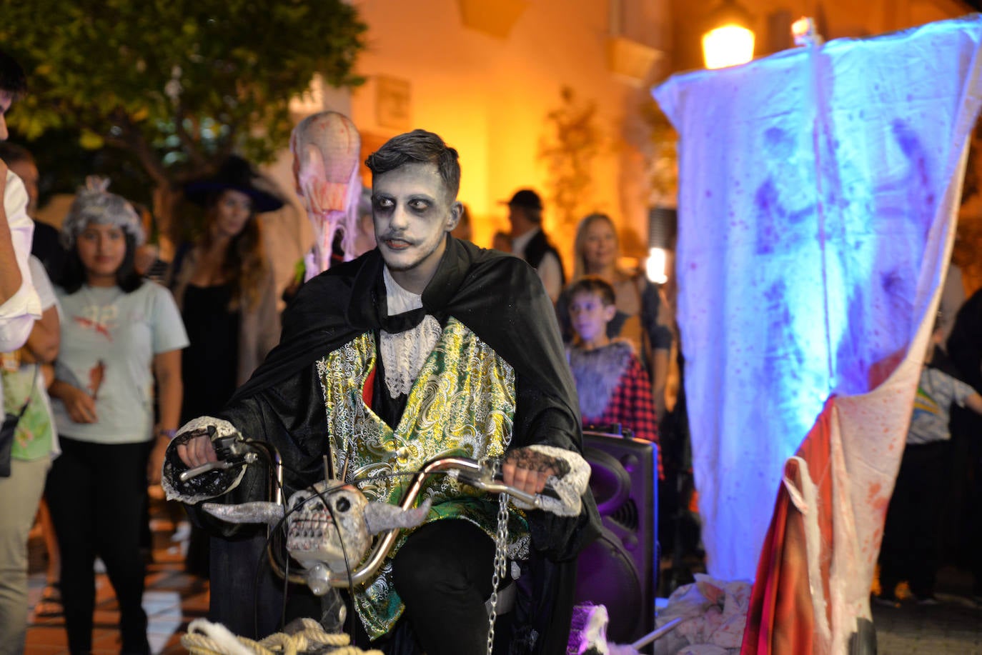 La terrorífica noche de Halloween en las calles de Marbella 