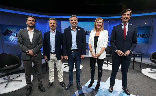 Garzón, Díaz, López, Rueda y Montesinos, antes de comenzar el debate.