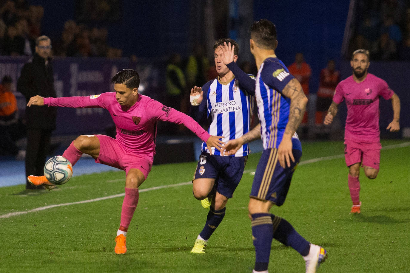 El Málaga pierde con la Ponferradina. 